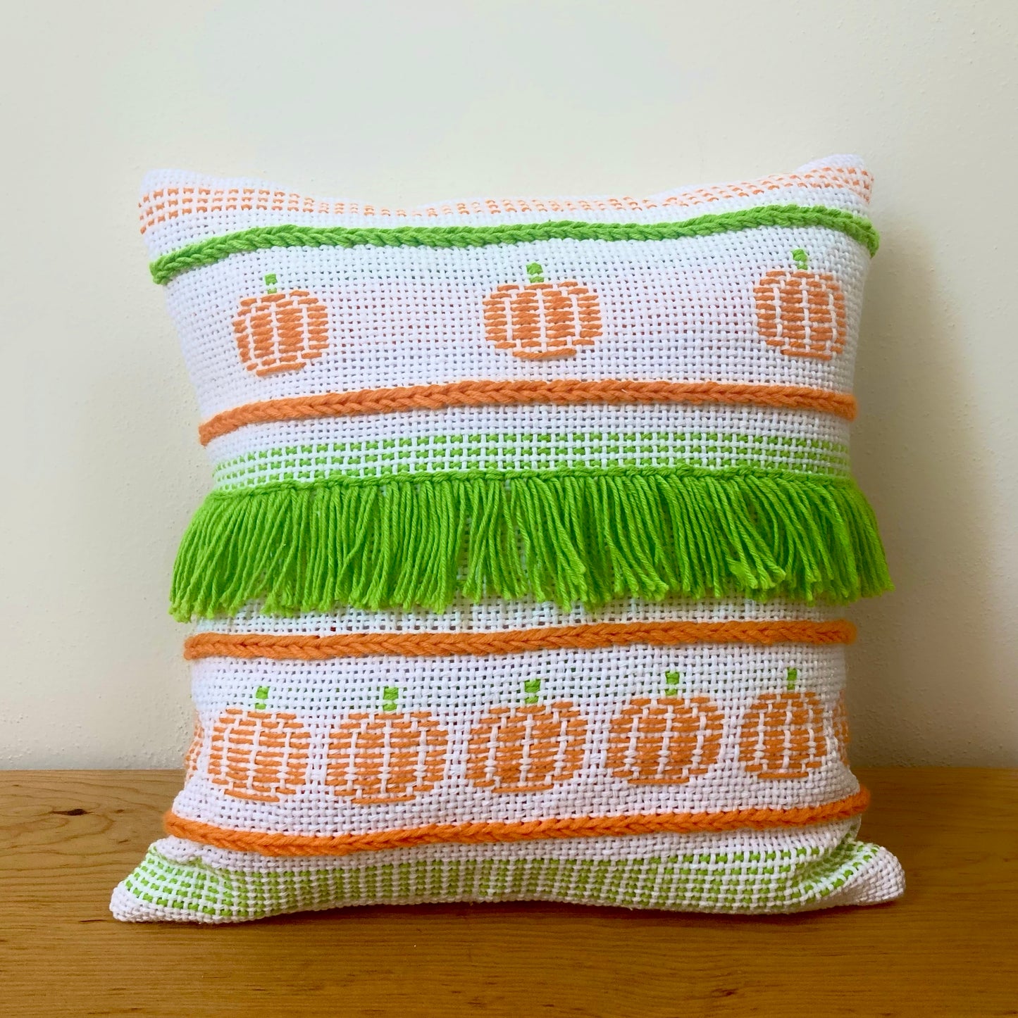 Tejeween: Calabazas tejidas en telar de mesa